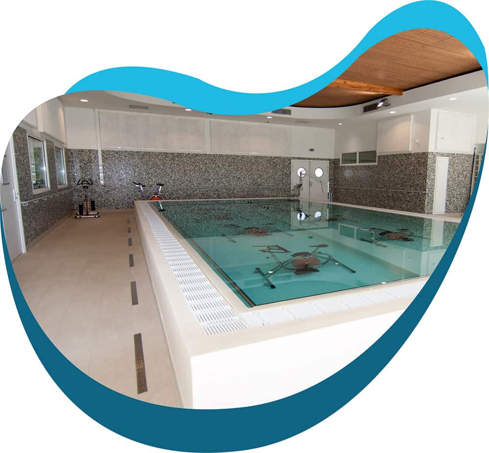 Piscine collective entretenue par nos piscinistes près de Montpellier